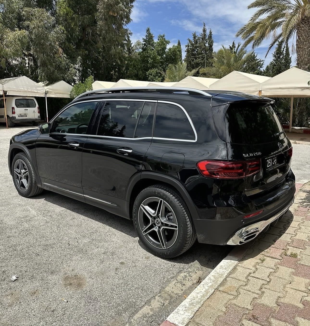 Mercedes GLB 200 Black - photo 3
