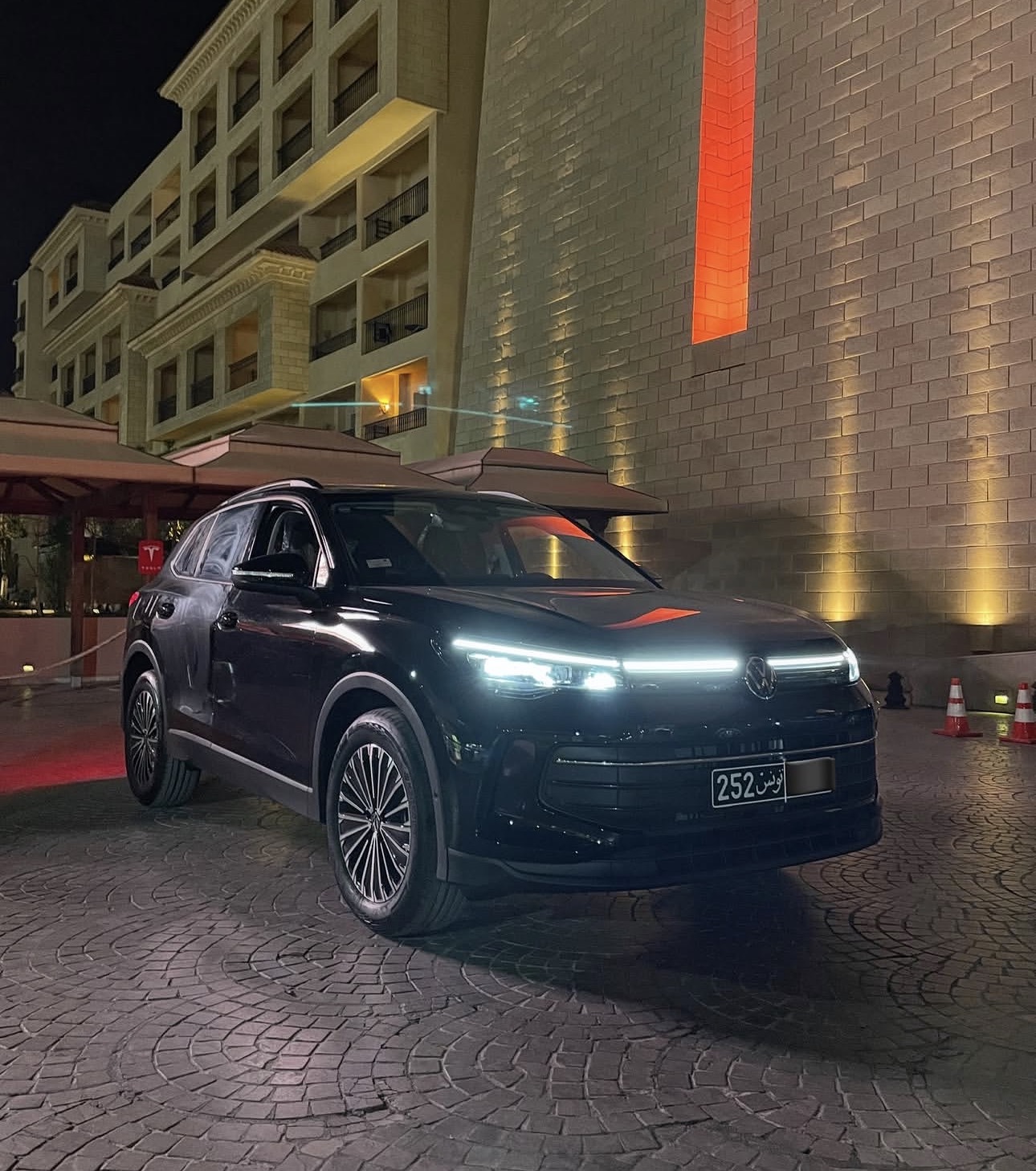VW Tiguan Black - photo 1